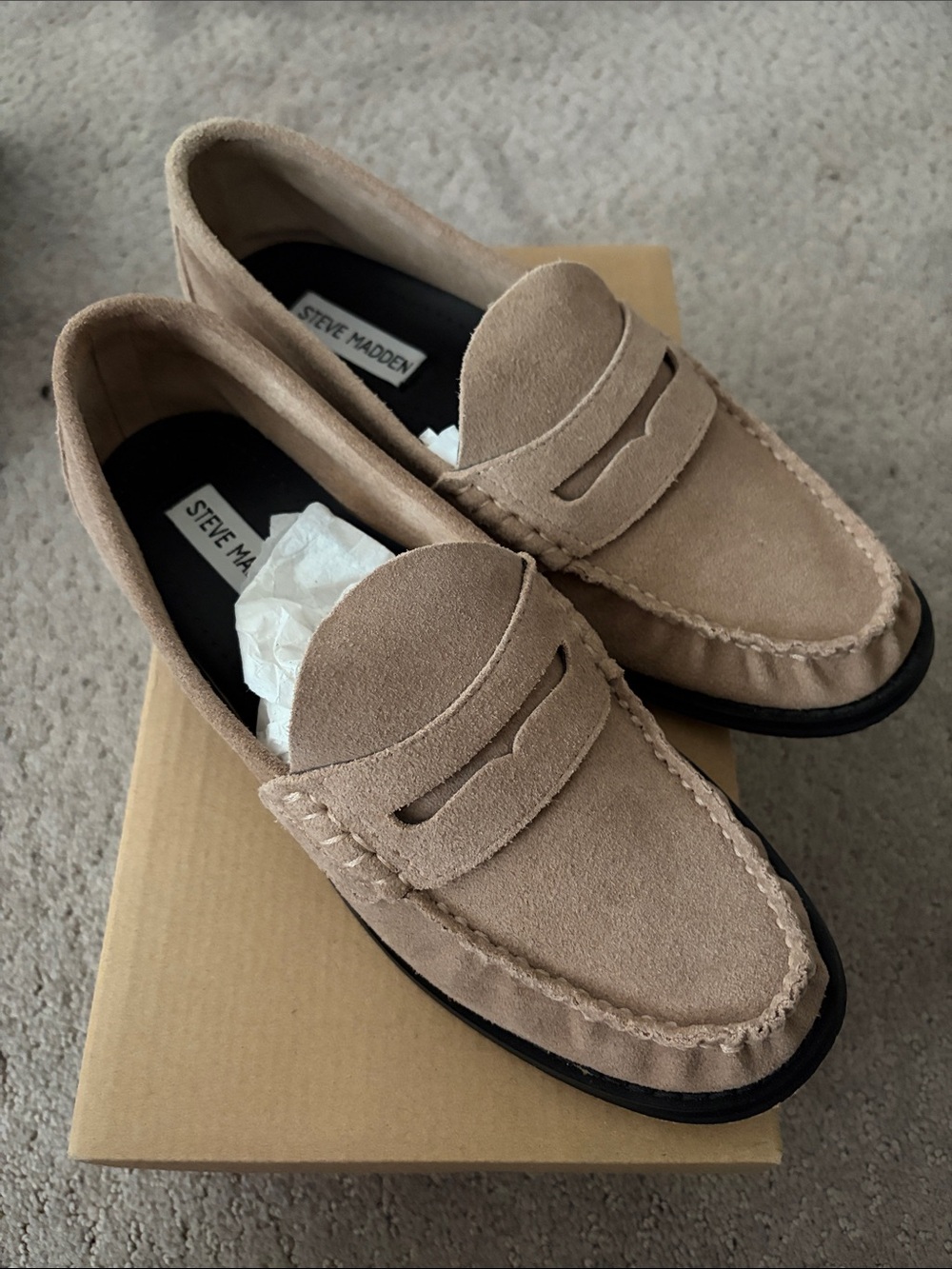 Steve Madden women  Suede Penny Loafers in Taupe size 8.5